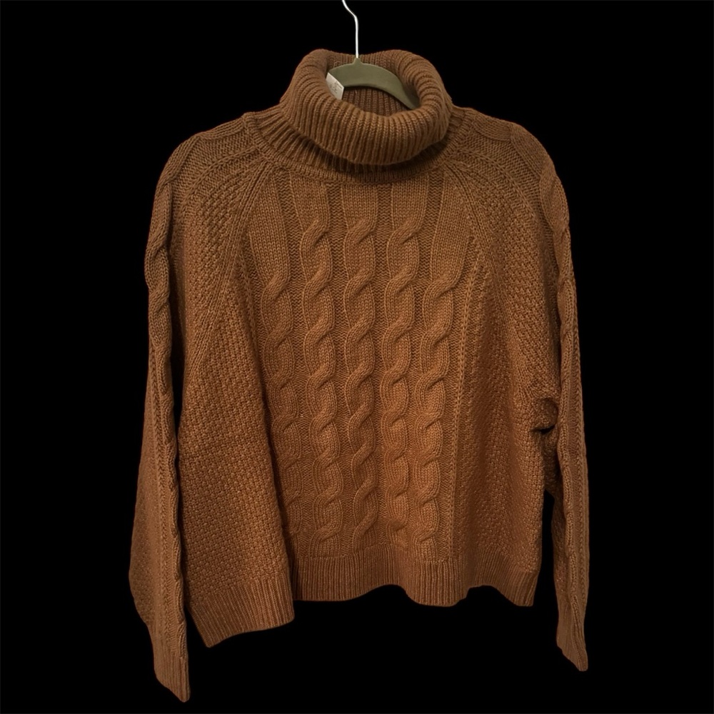 NEW with Tags Gap Cozy Camel Cable Turtleneck, Large
